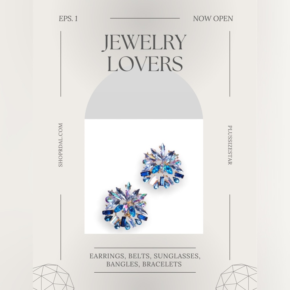 Earring fanatics! Like this to be notified when we go live